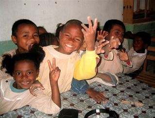 Les enfants ont eu un plaisir fou � pr�senter leurs chansons en fanrandoles!
